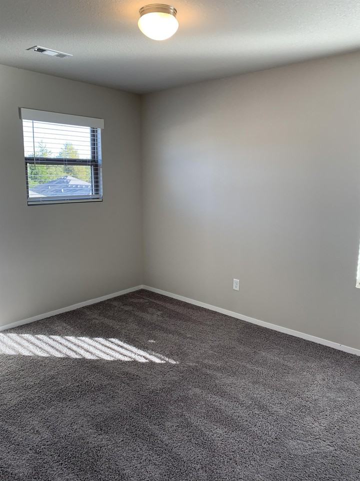1127 S Kingfisher Ln #1 - Photo 2 of 19