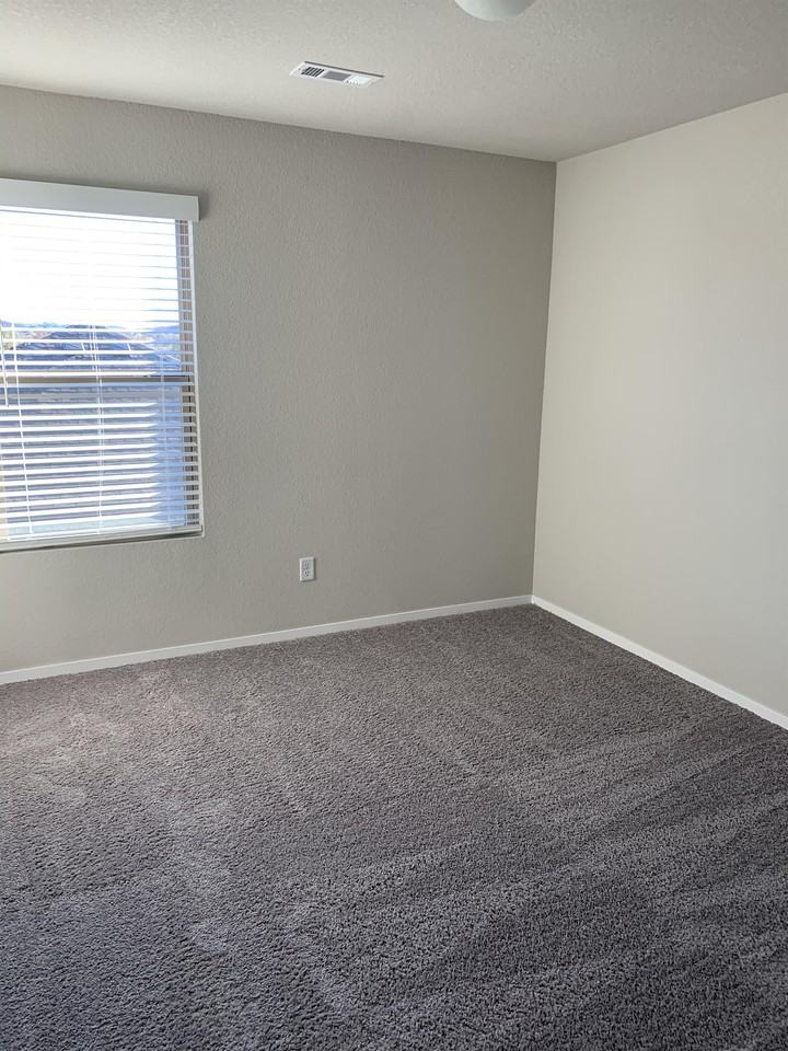 1127 S Kingfisher Ln #1 - Photo 3 of 19