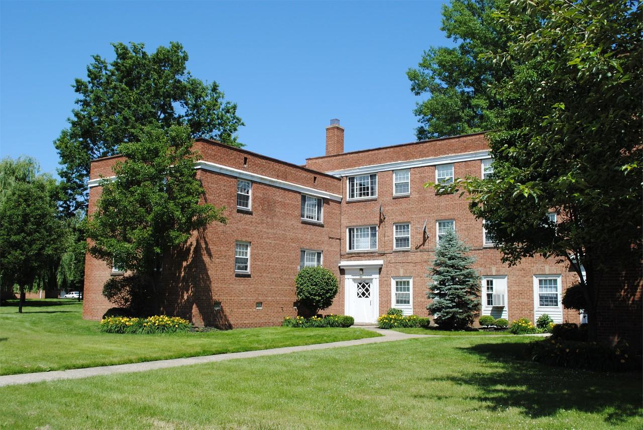 25101 South Lakeshore Boulevard #A6 - Photo 3 of 8