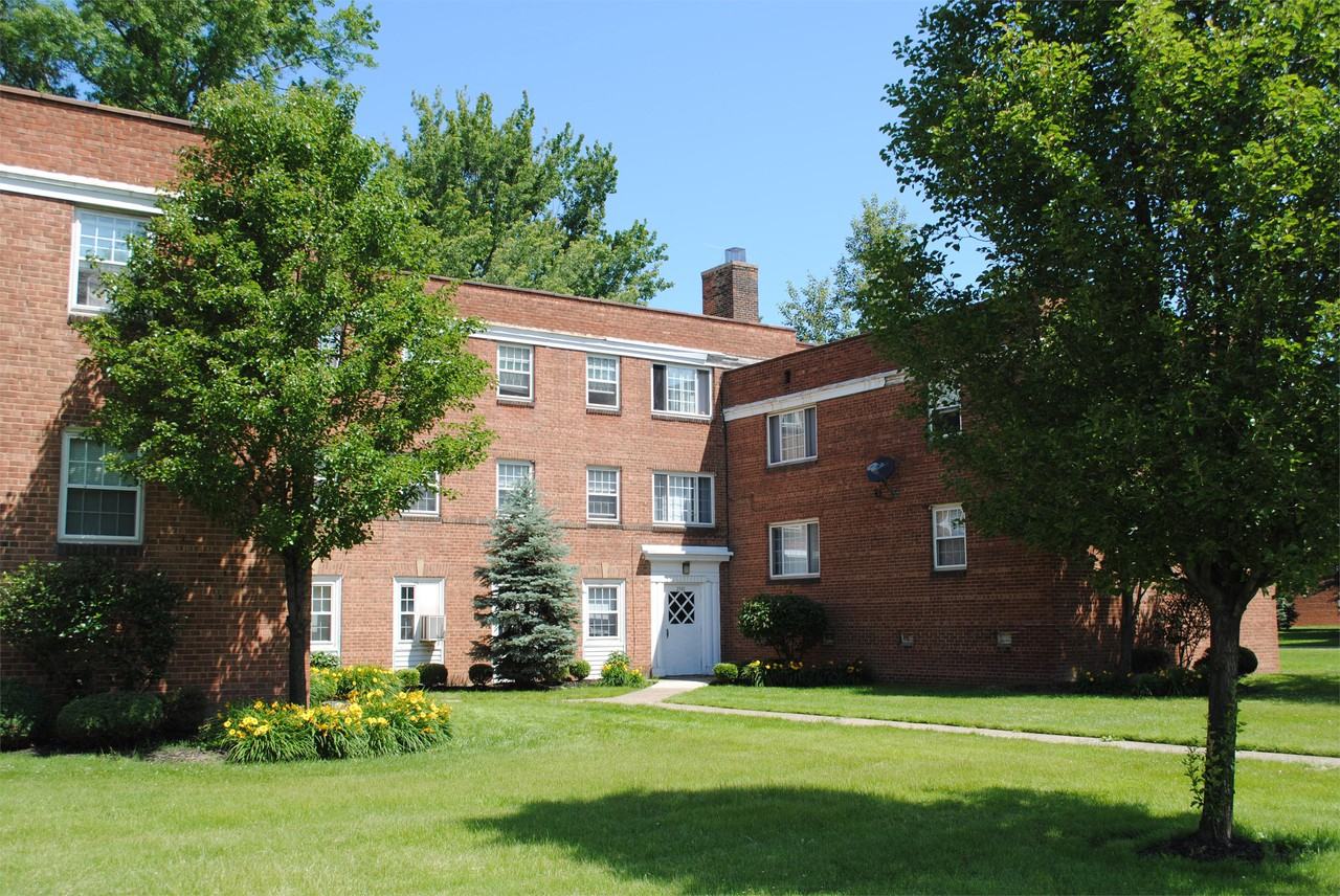 25101 South Lakeshore Boulevard #A6 - Photo 5 of 8