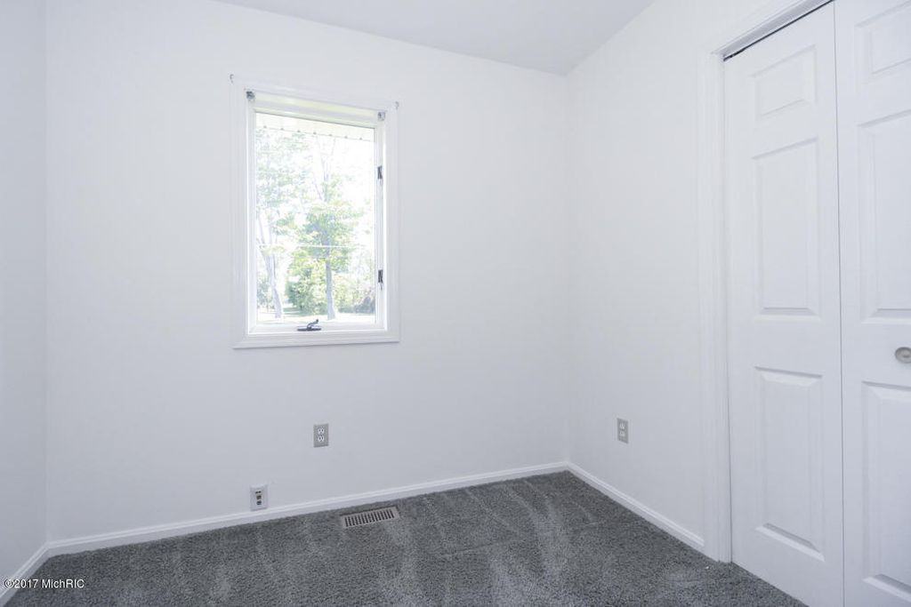 5301 E W Ave #5301 - Photo 2 of 9