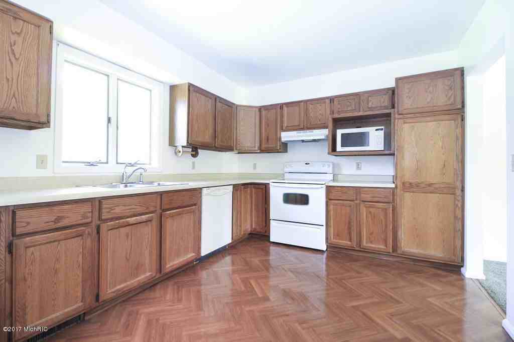 5301 E W Ave #5301 - Photo 3 of 9