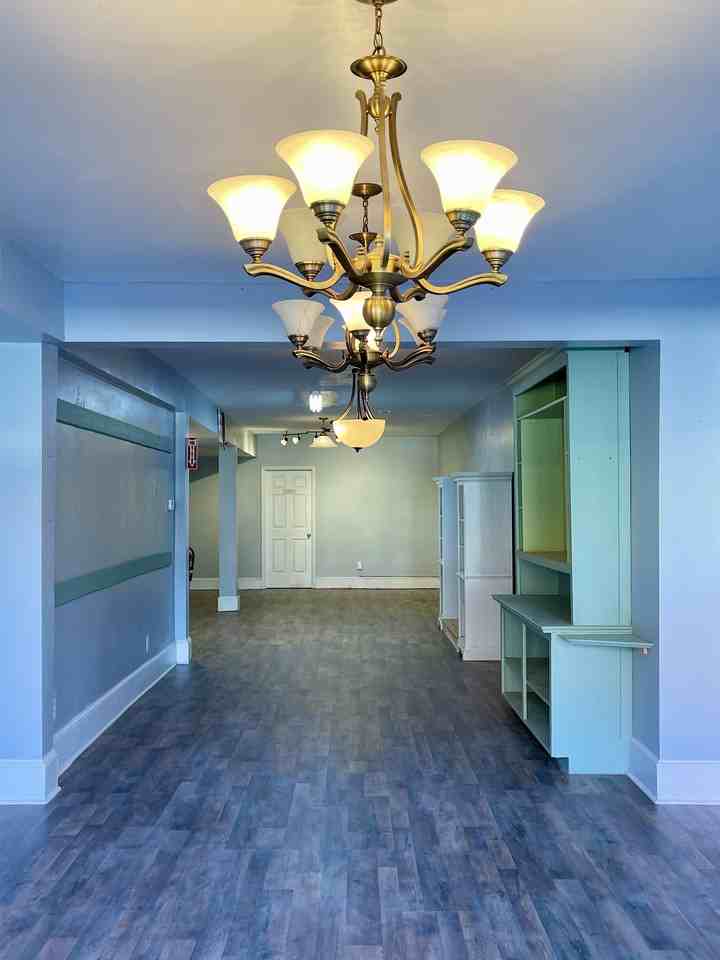102 N Market St #B - Photo 3 of 10