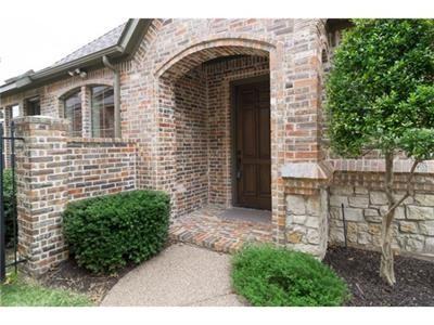 211 La Fontaine Ln - Photo 2 of 25