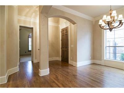 211 La Fontaine Ln - Photo 3 of 25