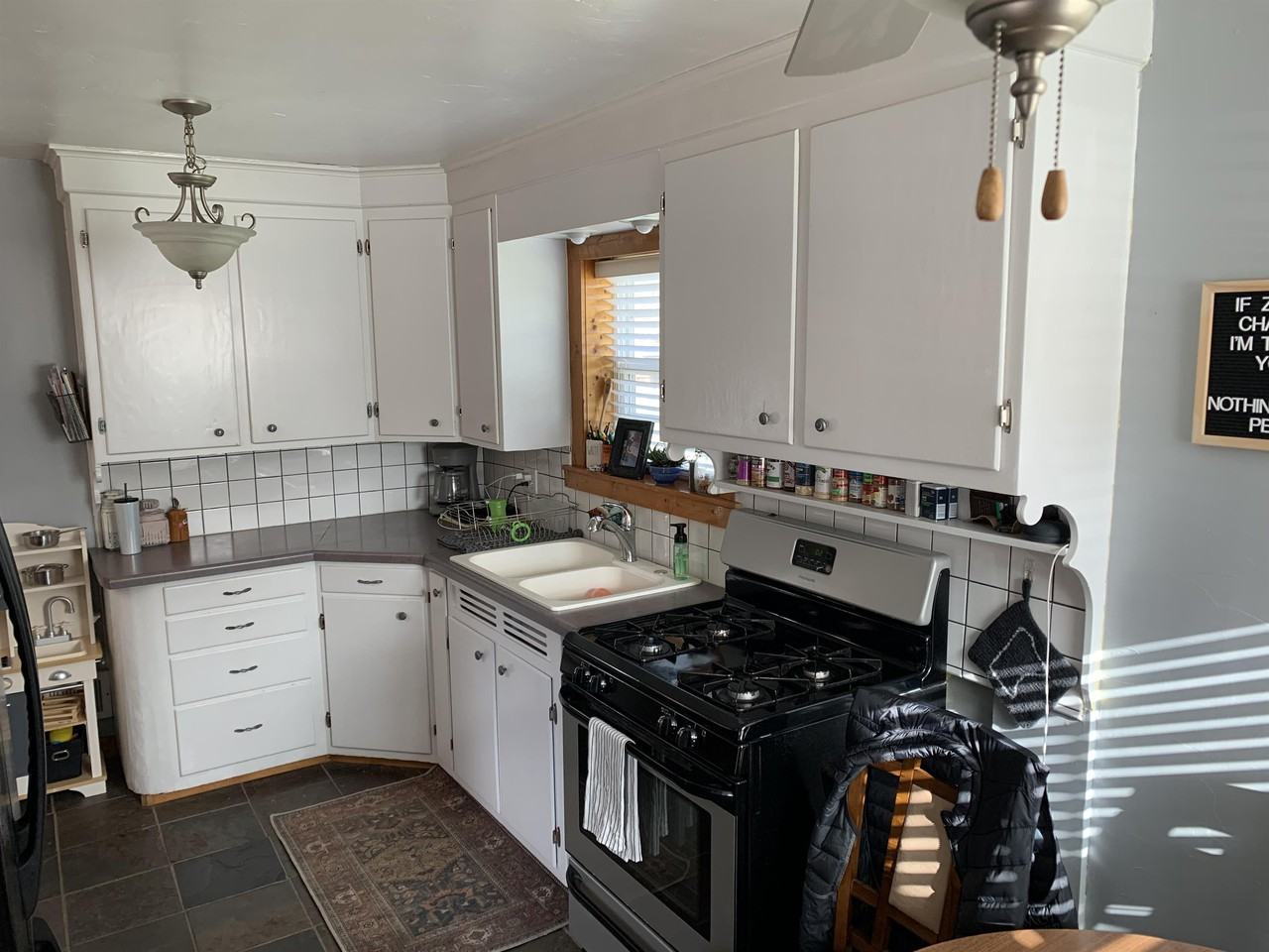 1621 11th Ave - Photo 3 of 10