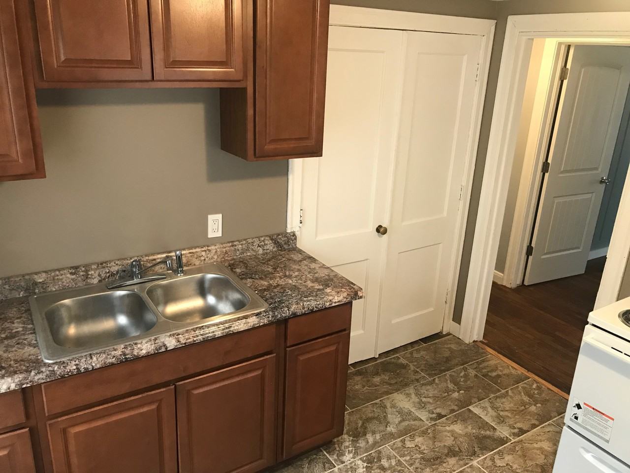 423 W Lawrence Ave #2 - Photo 2 of 11