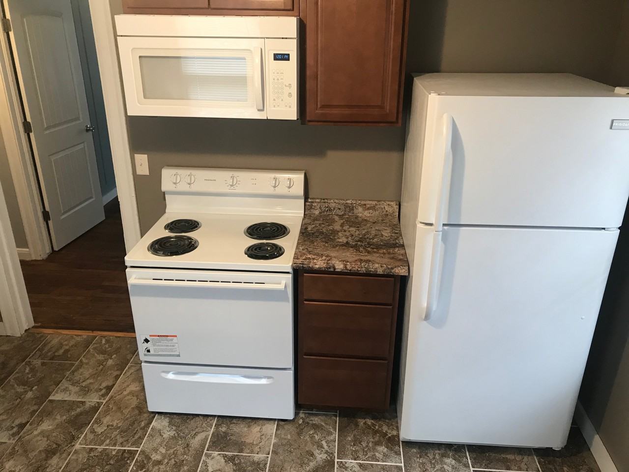 423 W Lawrence Ave #2 - Photo 3 of 11