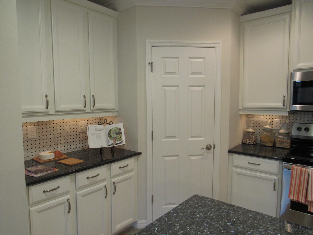 89 Navigation Cir - Photo 2 of 19