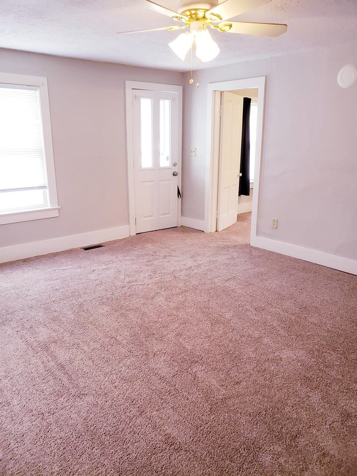 207 N Kansas St #1 - Photo 2 of 11