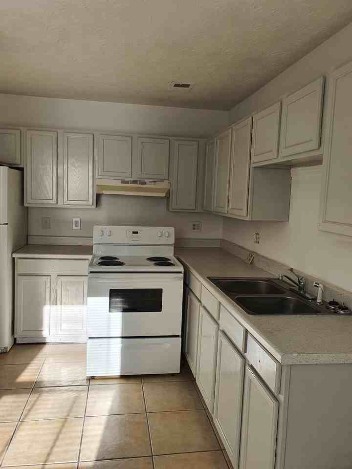 500 Jefferson St #500 - Photo 2 of 17