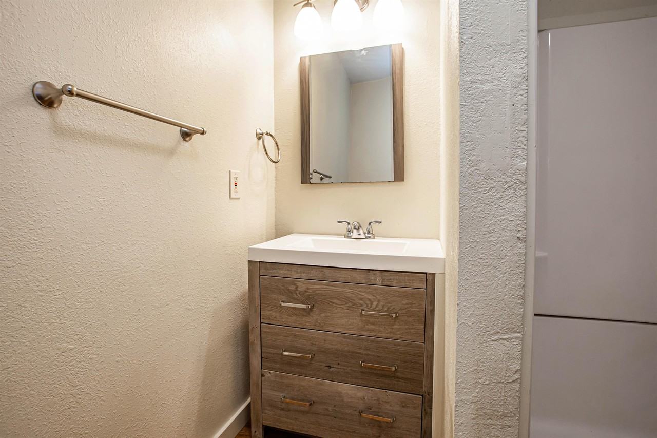 2031 College View Rd #1 - Photo 5 of 12