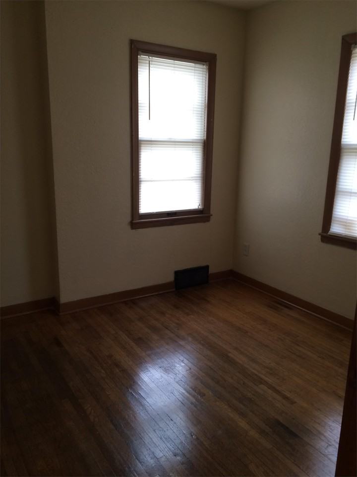 441 Allen St #4 - Photo 6 of 8