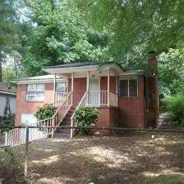 165 Holly Rd - 7 #7 - Photo 2 of 9