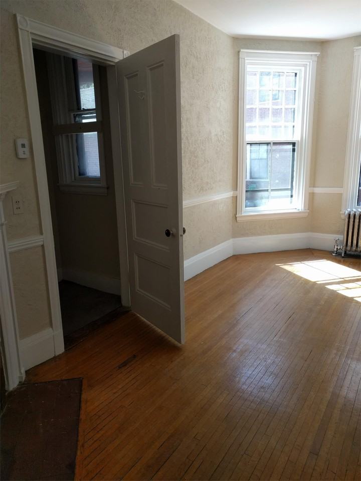 52 Deering St #2 - Photo 6 of 9