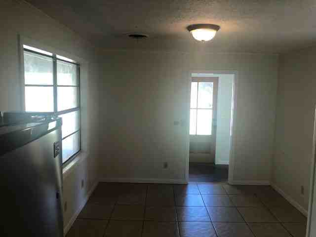 213 N 6th St #1 - Photo 6 of 17