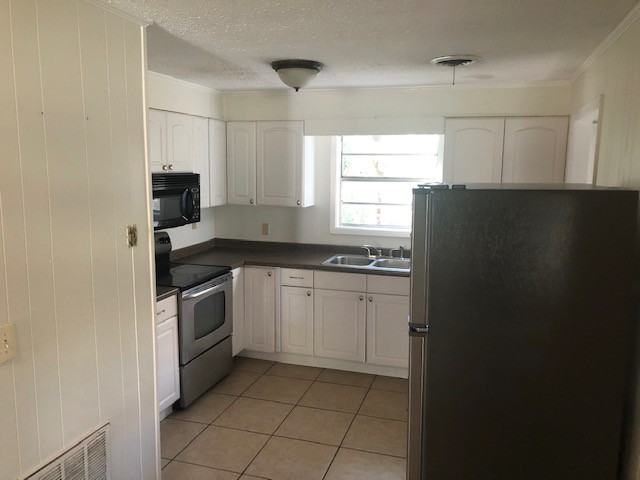 213 N 6th St #1 - Photo 7 of 17