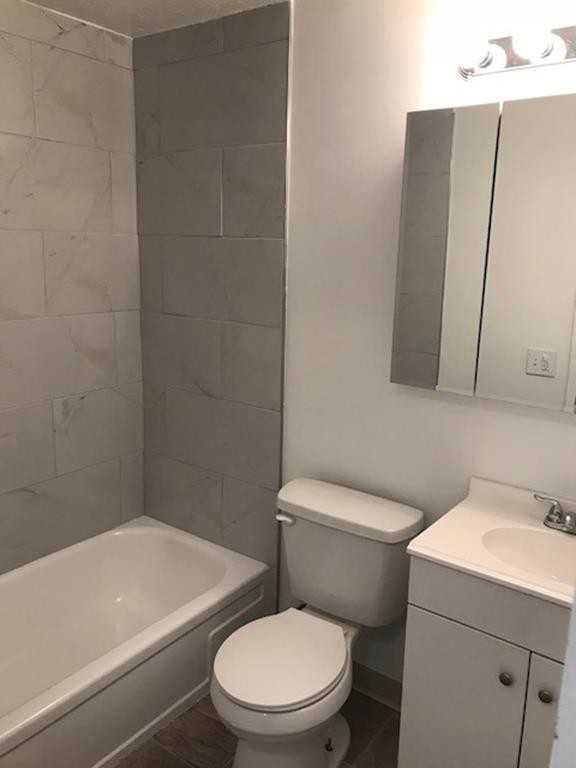 1458 West 114th Street - Photo 4 of 12