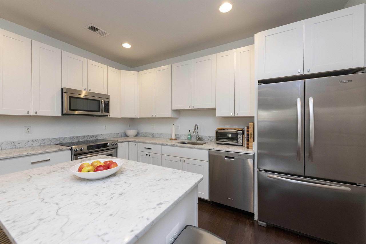 3415 Sherman Ave Nw #1 - Photo 6 of 24