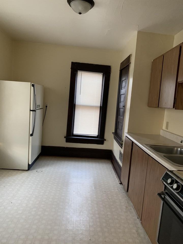 314 East Mullan Avenue #1-2 - Photo 5 of 7