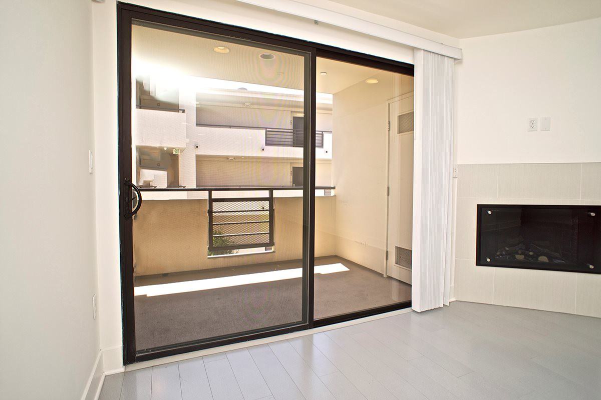 1518 1518 Federal Ave PHU- Smart - Photo 6 of 16