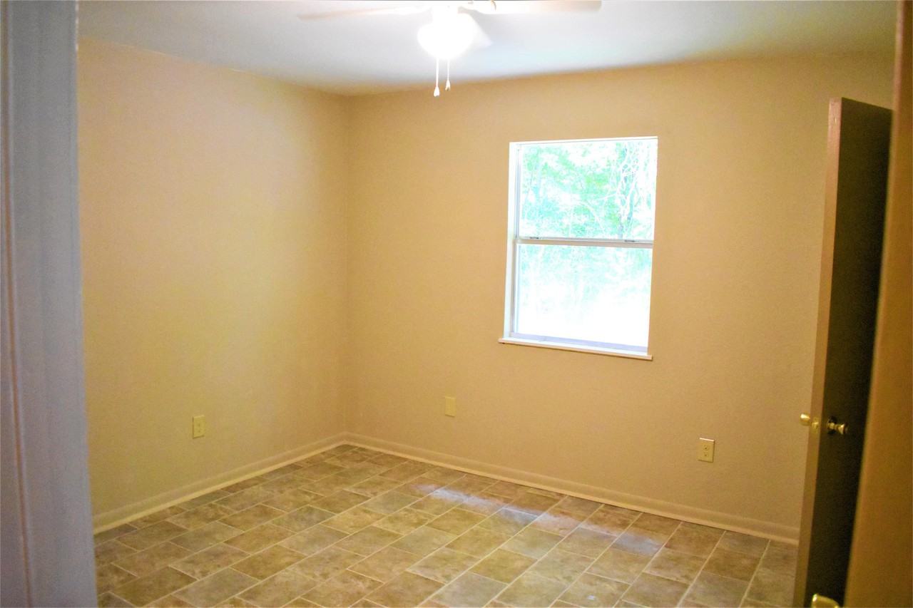2114 Railroad St #1 - Photo 5 of 9
