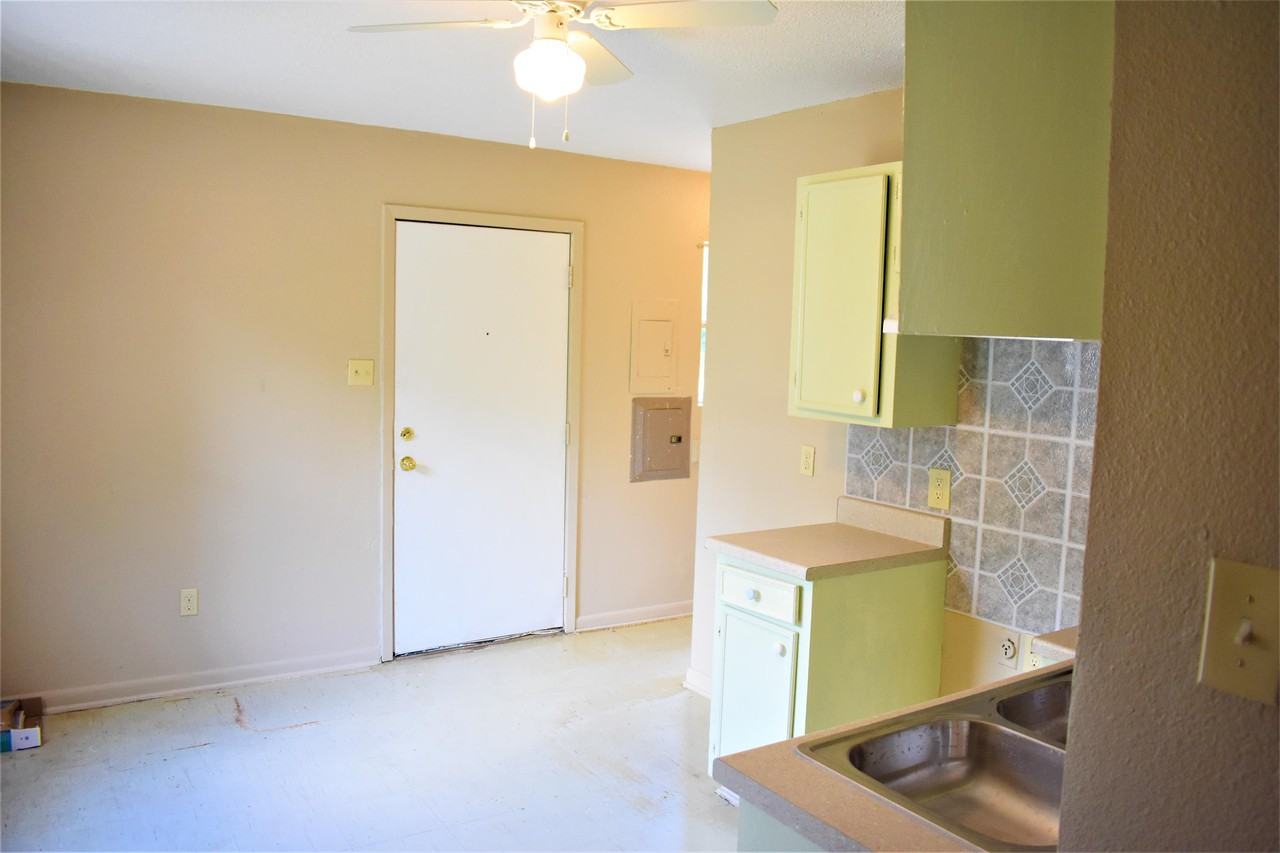 2005 Railroad St #1 - Photo 3 of 11