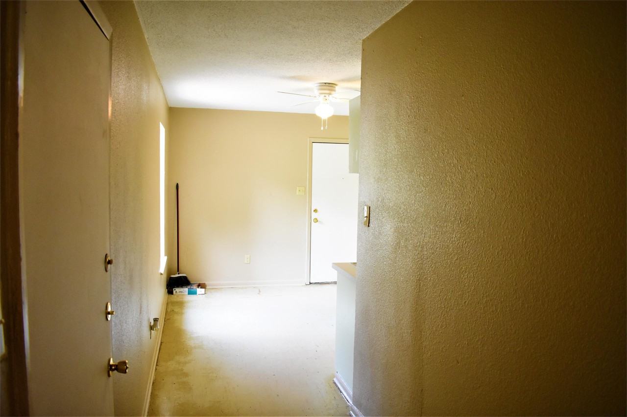 2005 Railroad St #1 - Photo 5 of 11
