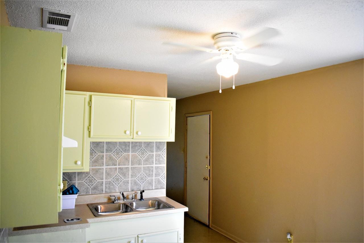 2005 Railroad St #1 - Photo 6 of 11