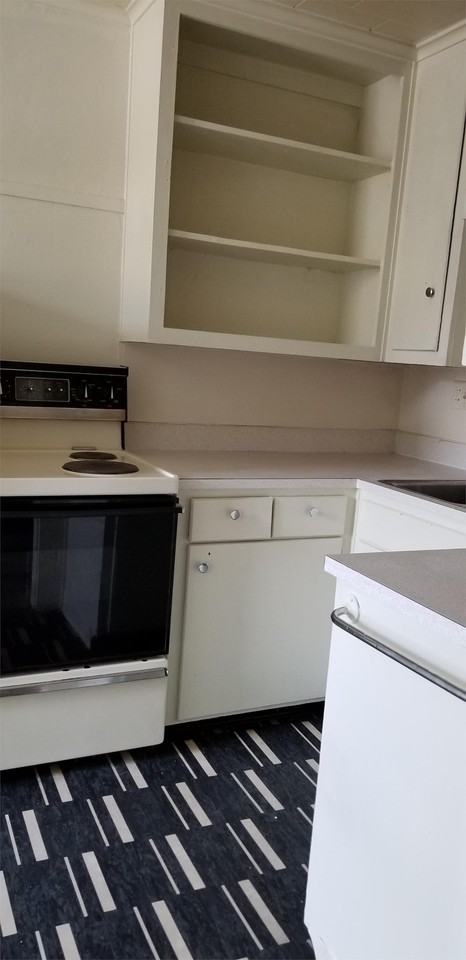 125 W James St #1 - Photo 4 of 7