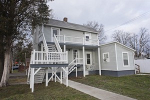featured image of 17 Campbell St #1