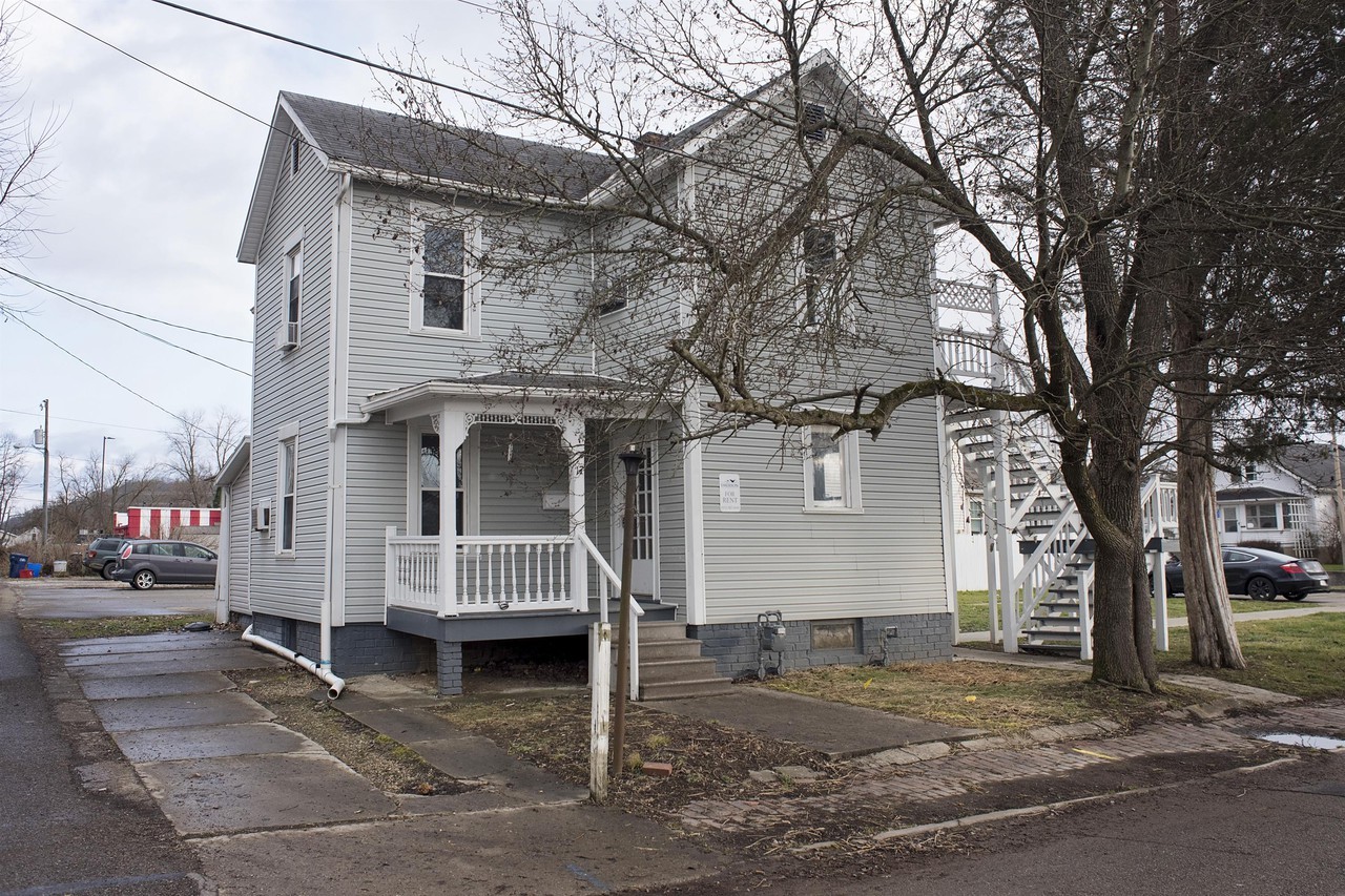 17 Campbell St #1 - Photo 3 of 30