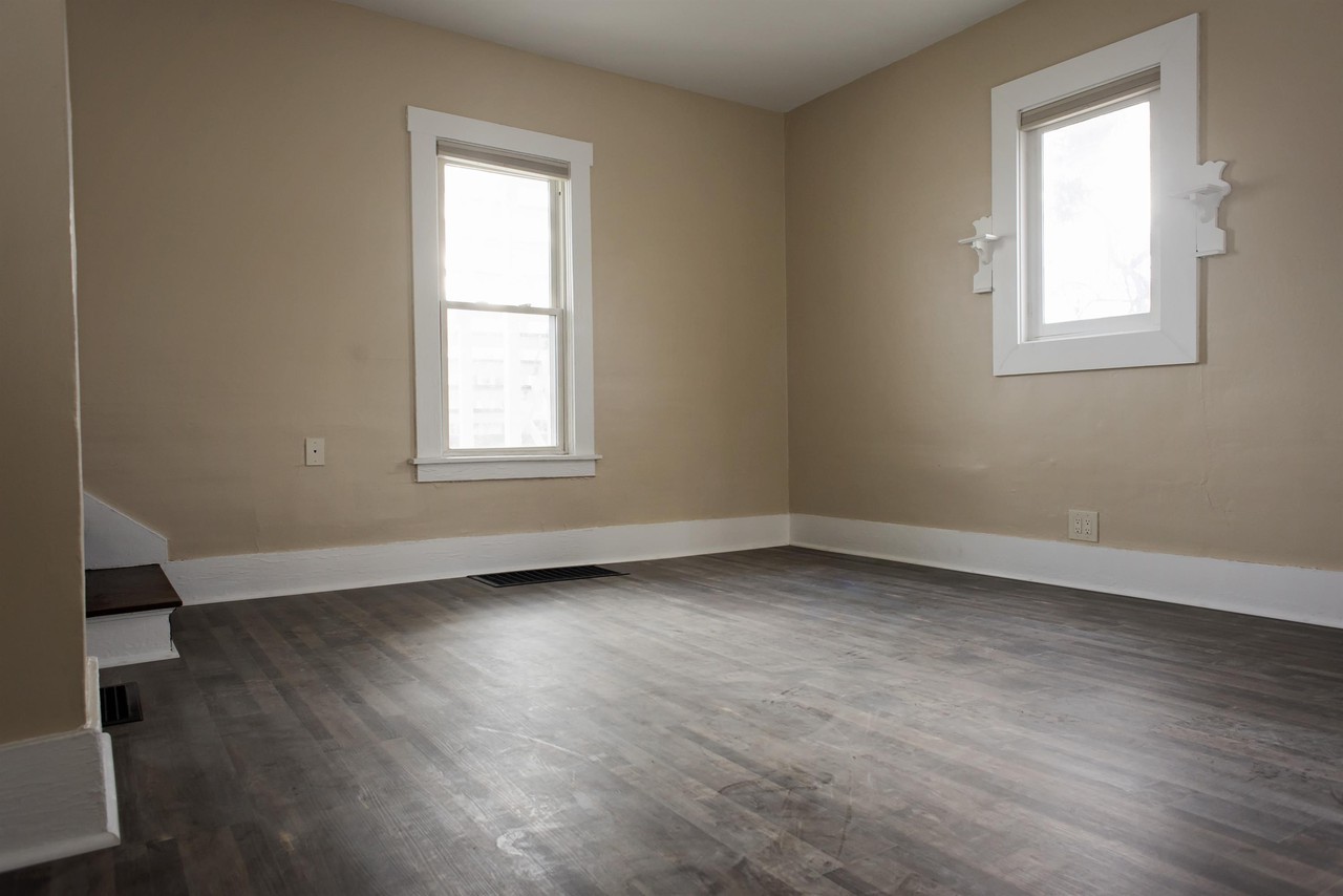 17 Campbell St #1 - Photo 5 of 30