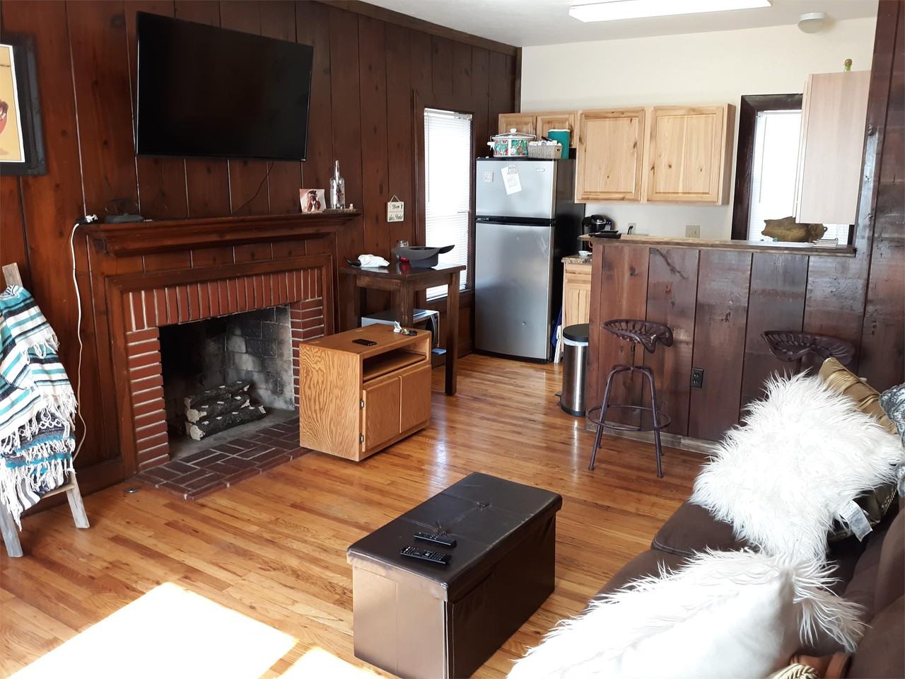 516 W 5th Ave #1 - Photo 2 of 8