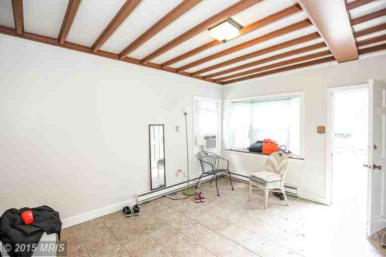 1421 34th St Nw #1 - Photo 7 of 29