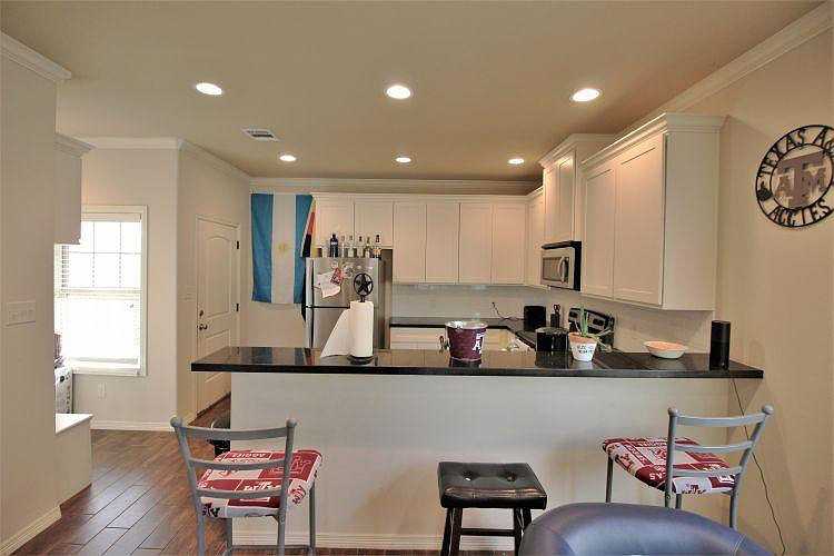 104 Richards St #1 - Photo 6 of 11