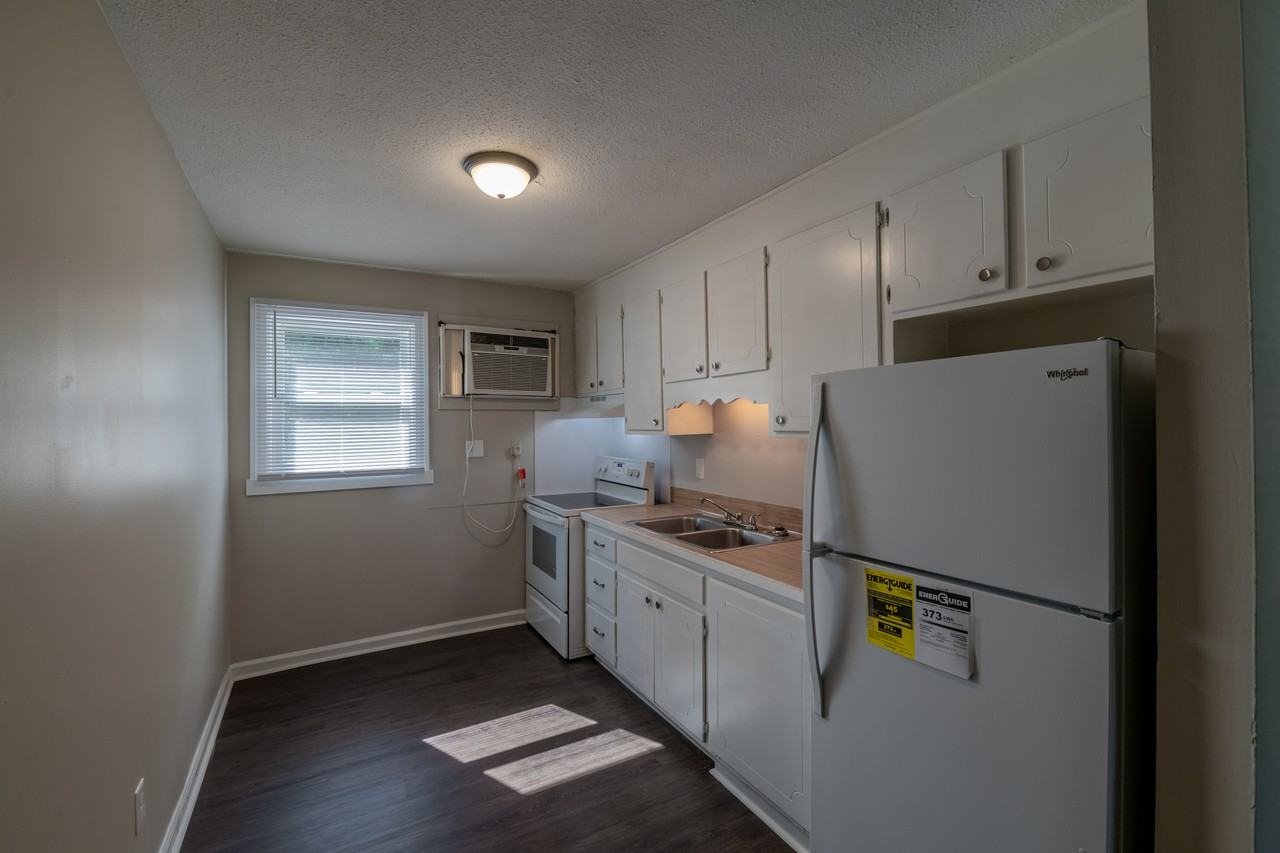 516 Kingston Ave #516 - Photo 3 of 10