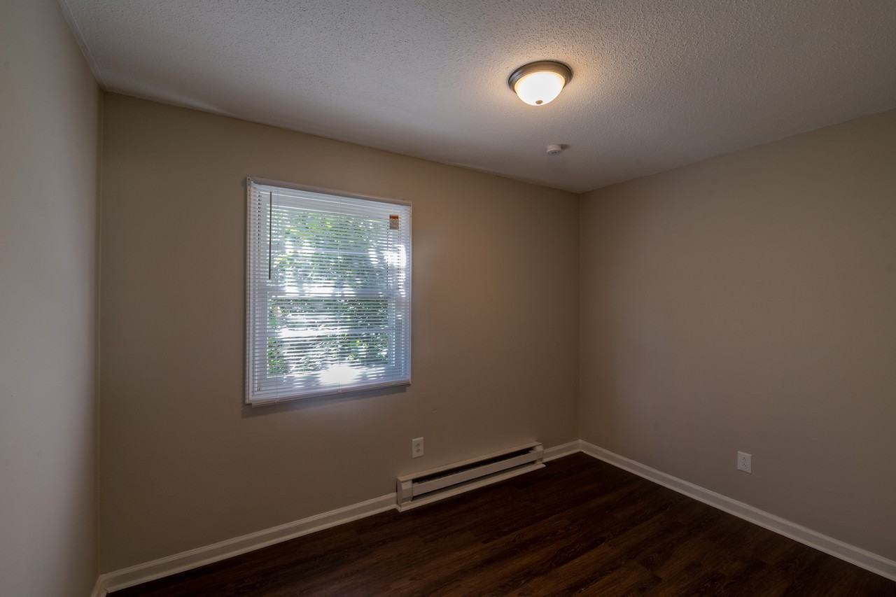 516 Kingston Ave #516 - Photo 7 of 10