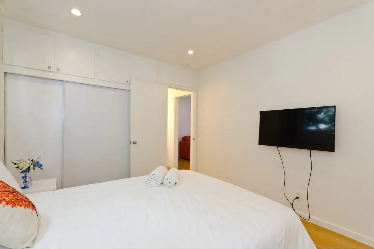 1811 Ivar Avenue #QW - Photo 4 of 19