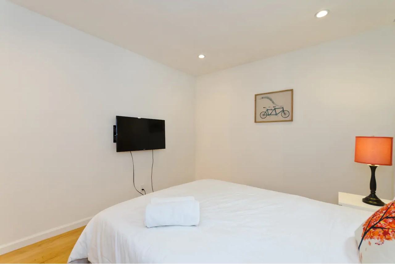 1811 Ivar Avenue #QW - Photo 5 of 19