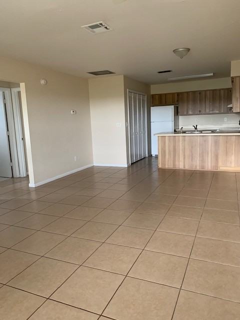 821 Ne 8th St #D - Photo 2 of 18