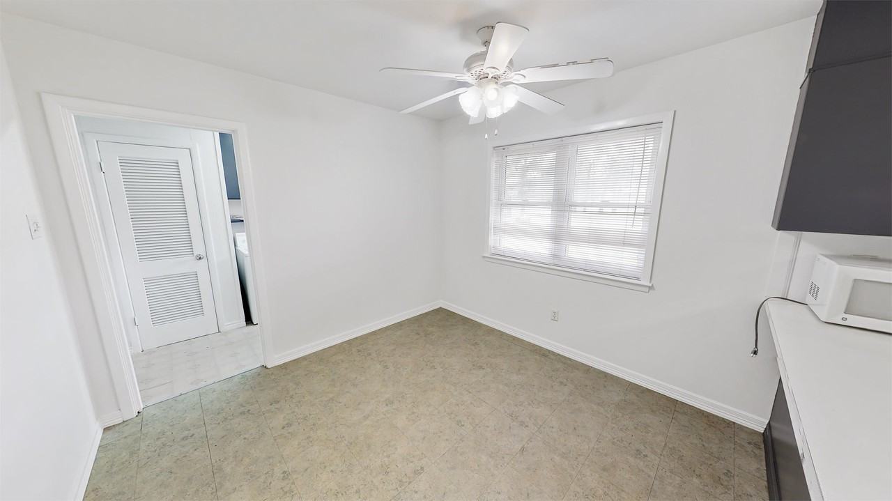 806 Lazy Ln - Photo 2 of 19