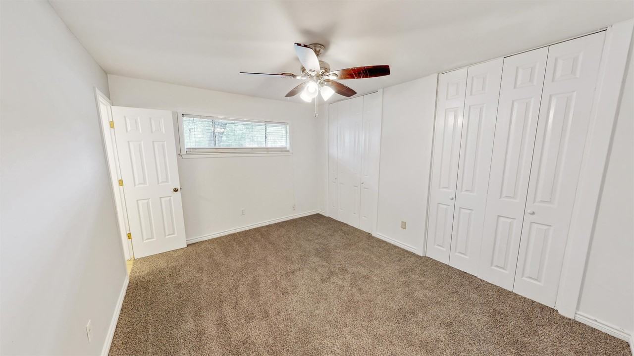 806 Lazy Ln - Photo 3 of 19