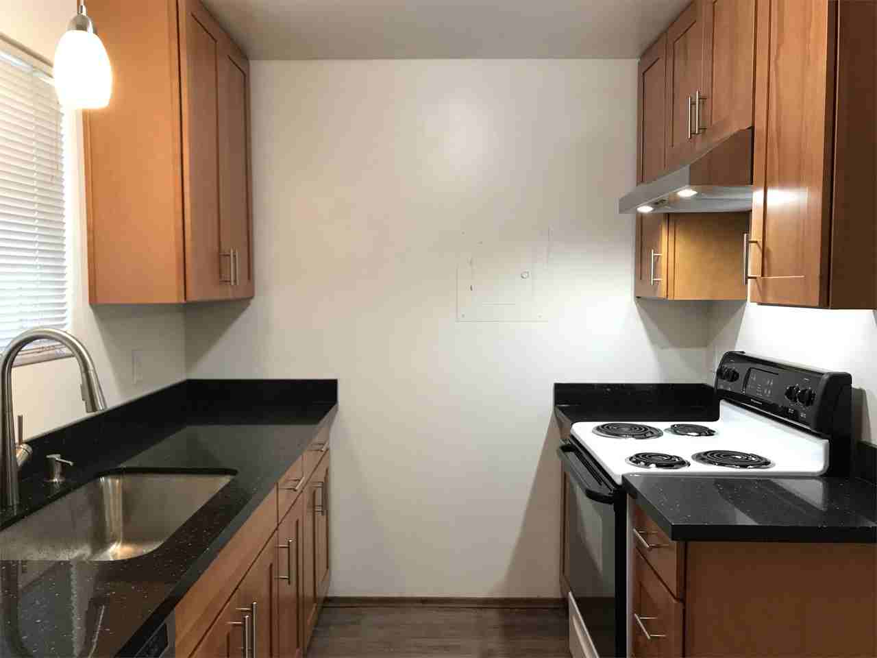 3516 NE 75th Street - 1 #01 - Photo 2 of 10