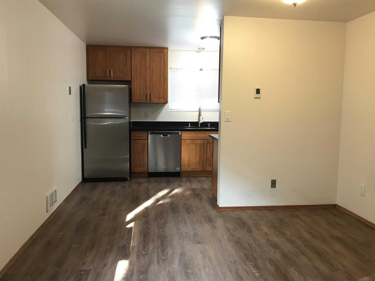 3516 NE 75th Street - 1 #01 - Photo 3 of 10