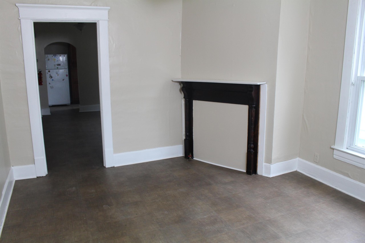 140 N Lancaster St #140 - Photo 5 of 29