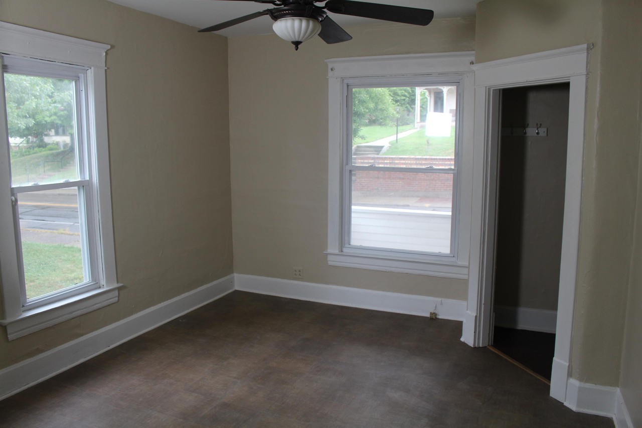 140 N Lancaster St #140 - Photo 4 of 29