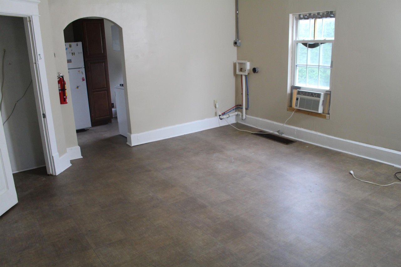 140 N Lancaster St #140 - Photo 3 of 29