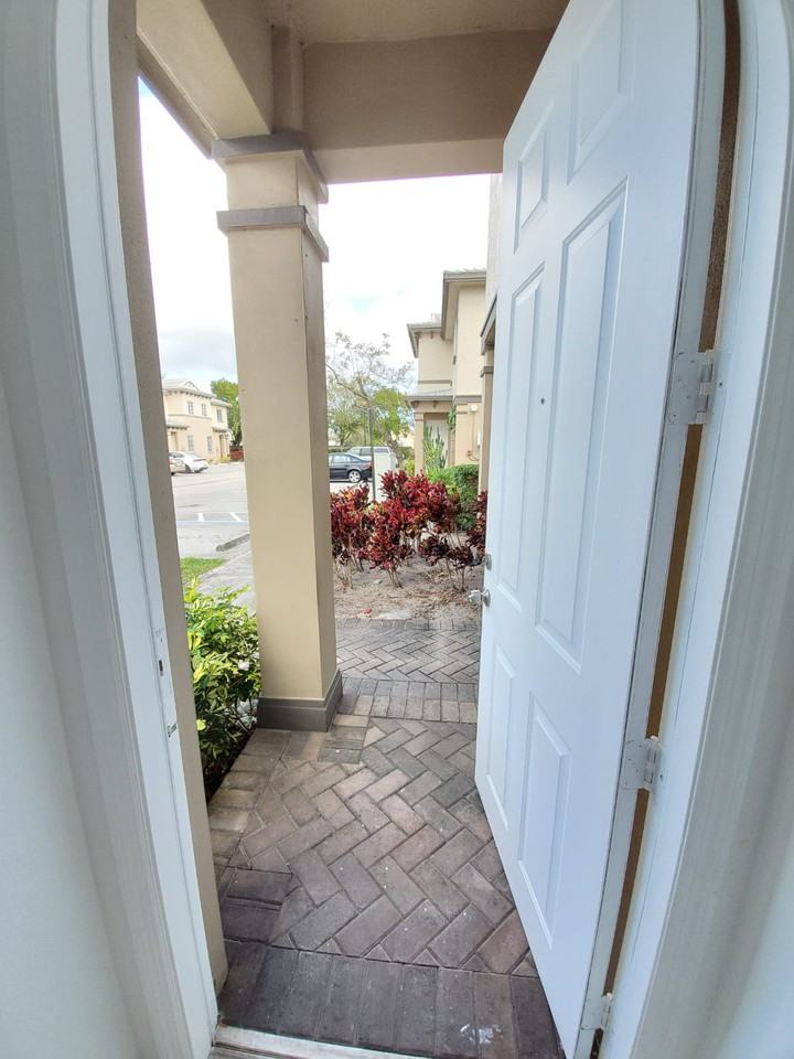 1945 Marsh Harbor Dr #1 - Photo 3 of 32