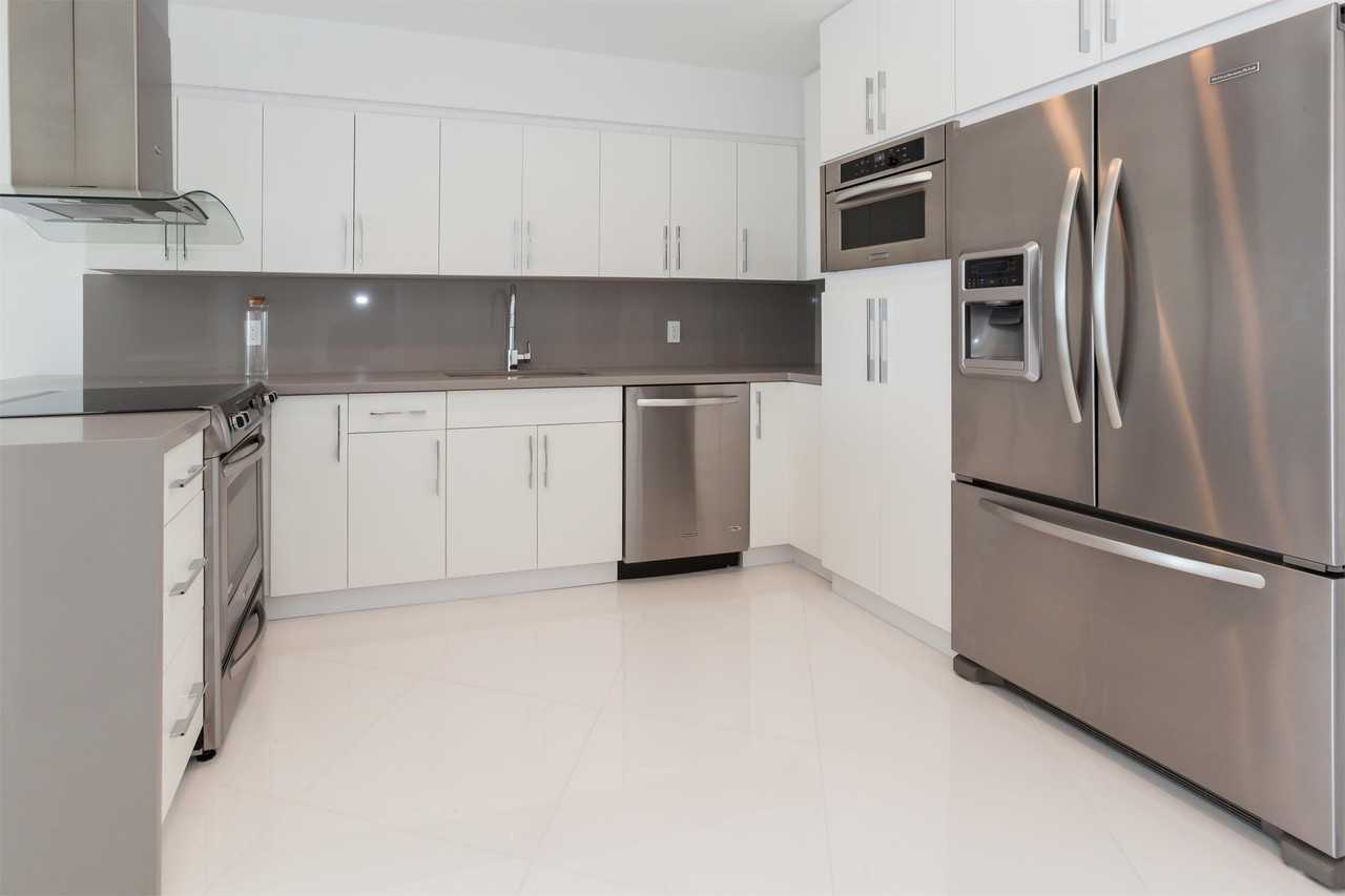 5161 Collins Avenue #1 - Photo 3 of 50